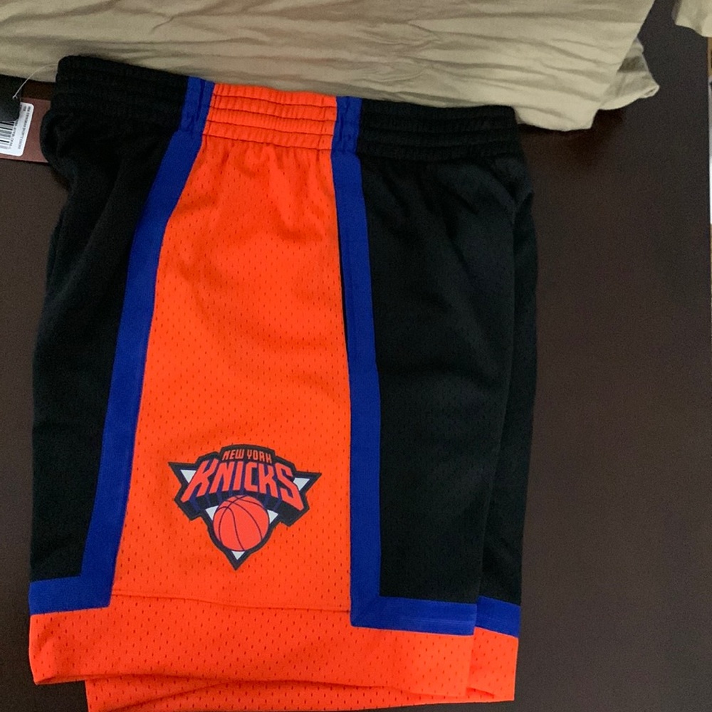 New, Hardwood knicks Shorts, size Large, black, orange, blue
